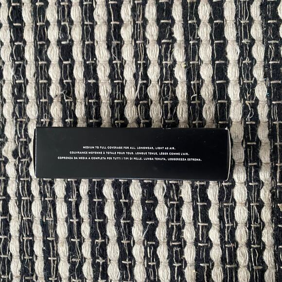 🌿Fenty Beauty Pro Filt'r Soft Matte Longwear Foundation 1.08 fl oz Shade 498 - Picture 4 of 4